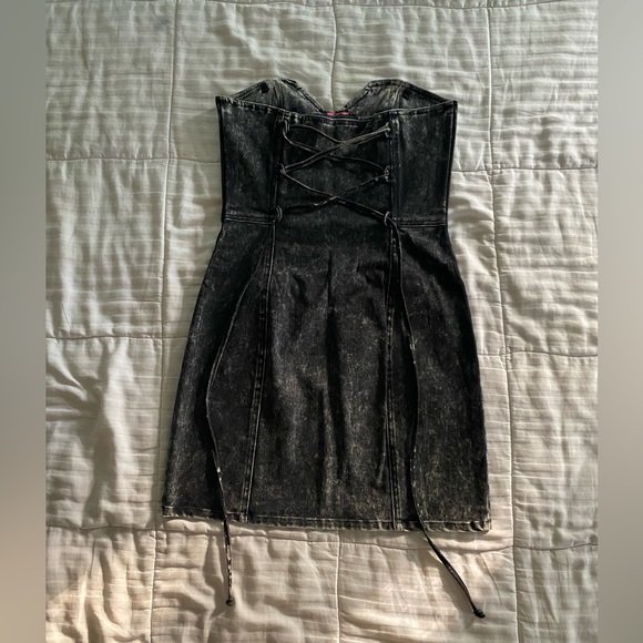 ❌SOLD❌  Betsey Johnson denim strapless dress - Picture 5 of 9